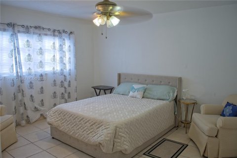 Condo in Hollywood, Florida, 1 bedroom  № 2058744 - photo 17
