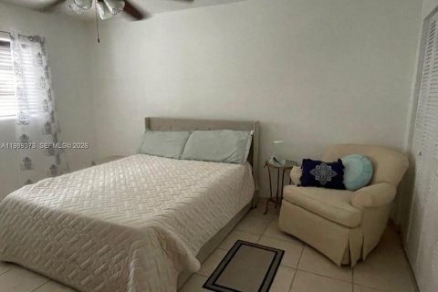 Condo in Hollywood, Florida, 1 bedroom  № 2058744 - photo 4