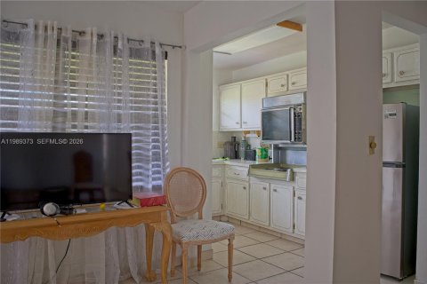 Condo in Hollywood, Florida, 1 bedroom  № 2058744 - photo 7