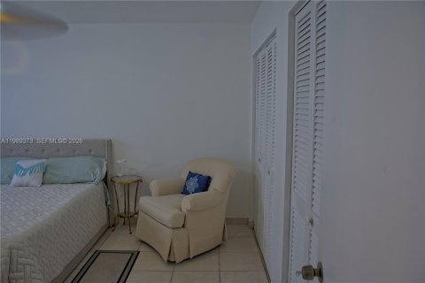 Condo in Hollywood, Florida, 1 bedroom  № 2058744 - photo 20