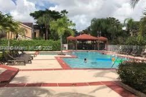 Снять в аренду кондоминиум в Майами, Флорида 2 спальни, 90.95м2, № 2019365 - фото 13