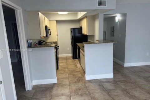 Снять в аренду кондоминиум в Майами, Флорида 2 спальни, 90.95м2, № 2019365 - фото 12