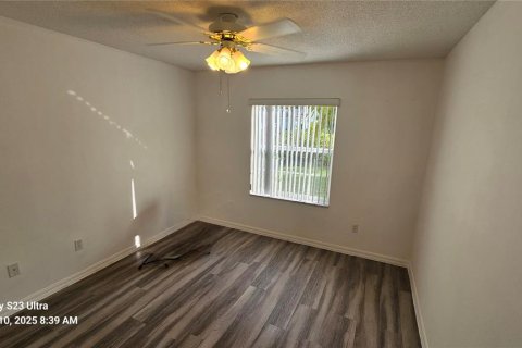 House in Palm Coast, Florida 3 bedrooms, 144.56 sq.m. № 1782938 - photo 5