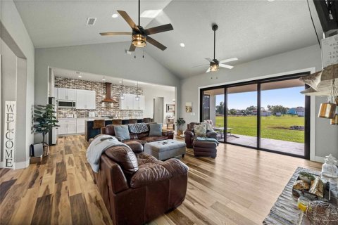 House in Belleview, Florida 4 bedrooms, 435.62 sq.m. № 2203805 - photo 9