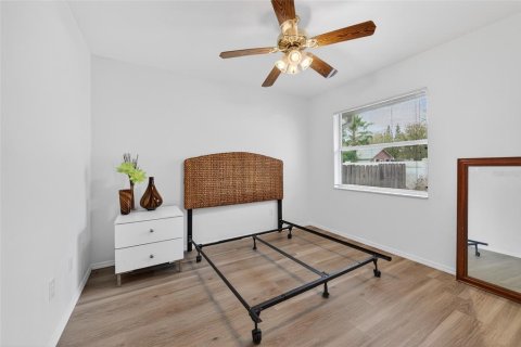 House in Edgewater, Florida 3 bedrooms, 128.67 sq.m. № 2105707 - photo 10