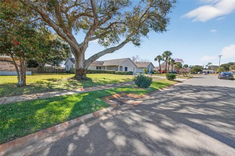 House in Edgewater, Florida 3 bedrooms, 128.67 sq.m. № 2105707 - photo 15