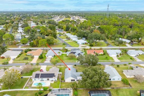 House in Edgewater, Florida 3 bedrooms, 128.67 sq.m. № 2105707 - photo 17
