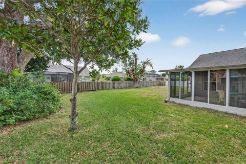 House in Edgewater, Florida 3 bedrooms, 128.67 sq.m. № 2105707 - photo 14