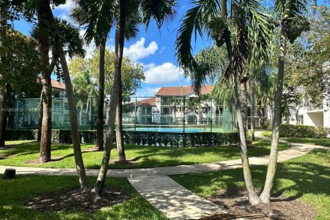 Copropriété à louer à Hollywood, Floride: 2 chambres, 98.48 m2 № 1956173 - photo 15