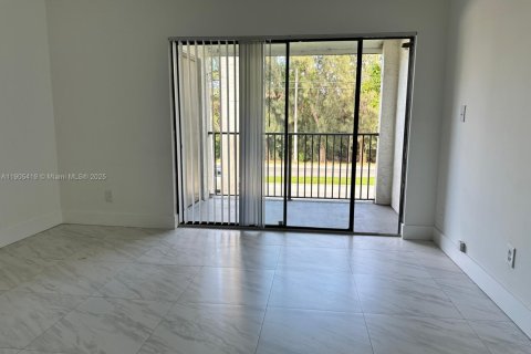 Copropriété à louer à Hollywood, Floride: 2 chambres, 98.48 m2 № 1956173 - photo 3