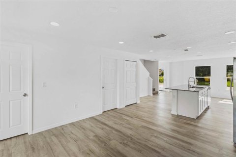 Touwnhouse à vendre à Kissimmee, Floride: 3 chambres, 121.52 m2 № 2219778 - photo 5