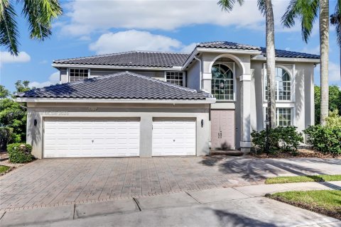 Casa en venta en Pembroke Pines, Florida, 4 dormitorios, 320.79 m2 № 1972385 - foto 2