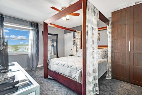 Casa en venta en Pembroke Pines, Florida, 4 dormitorios, 320.79 m2 № 1972385 - foto 22