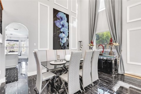 Casa en venta en Pembroke Pines, Florida, 4 dormitorios, 320.79 m2 № 1972385 - foto 8