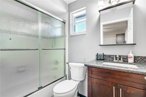 Casa en venta en Pembroke Pines, Florida, 4 dormitorios, 320.79 m2 № 1972385 - foto 30