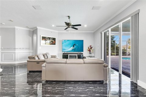 Casa en venta en Pembroke Pines, Florida, 4 dormitorios, 320.79 m2 № 1972385 - foto 17