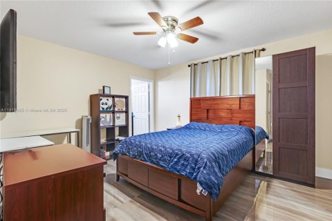 Casa en venta en Pembroke Pines, Florida, 4 dormitorios, 320.79 m2 № 1972385 - foto 21