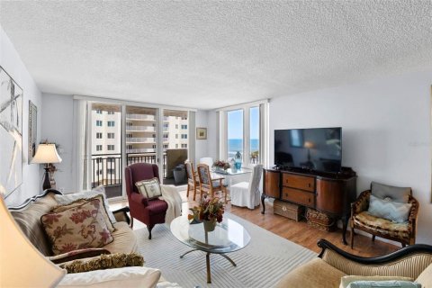 Condo in Daytona Beach, Florida, 3 bedrooms  № 1735483 - photo 8