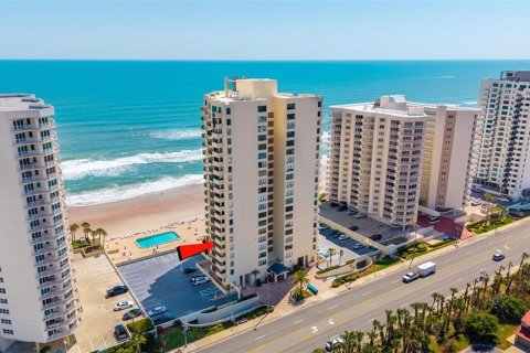 Condo in Daytona Beach, Florida, 3 bedrooms  № 1735483 - photo 2