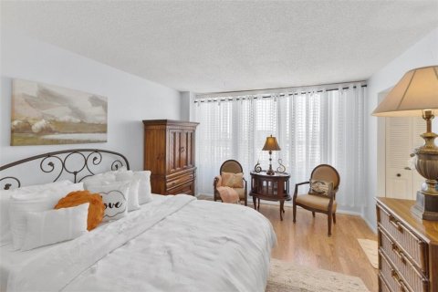Condo in Daytona Beach, Florida, 3 bedrooms  № 1735483 - photo 9