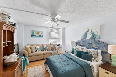 Condo in Daytona Beach, Florida, 3 bedrooms  № 1735483 - photo 12