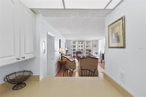 Condo in Daytona Beach, Florida, 3 bedrooms  № 1735483 - photo 11