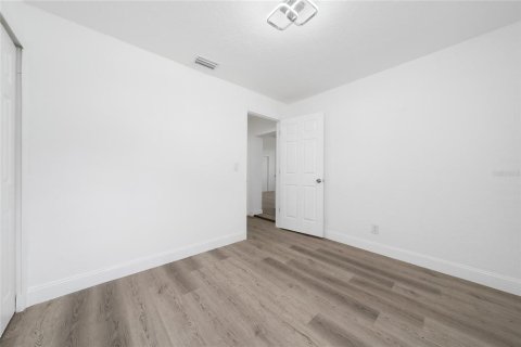 House in Winter Garden, Florida 4 bedrooms, 138.15 sq.m. № 1798116 - photo 14
