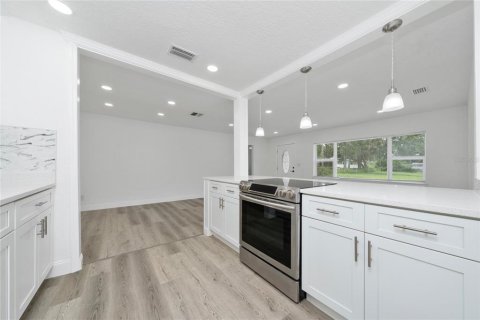 House in Winter Garden, Florida 4 bedrooms, 138.15 sq.m. № 1798116 - photo 8