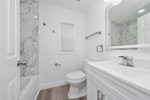 House in Winter Garden, Florida 4 bedrooms, 138.15 sq.m. № 1798116 - photo 12