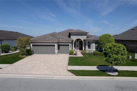 House in Ocala, Florida 3 bedrooms, 236.25 sq.m. № 2212432