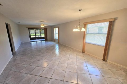 Casa en alquiler en Bradenton, Florida, 2 dormitorios, 145.86 m2 № 1880740 - foto 5