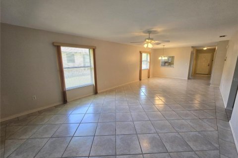 Casa en alquiler en Bradenton, Florida, 2 dormitorios, 145.86 m2 № 1880740 - foto 4