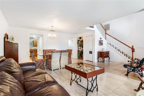House in Ocala, Florida 6 bedrooms, 363.34 sq.m. № 2102557 - photo 5