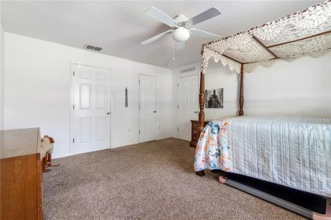 House in Ocala, Florida 6 bedrooms, 363.34 sq.m. № 2102557 - photo 18