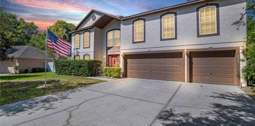 House in Ocala, Florida 6 bedrooms, 363.34 sq.m. № 2102557