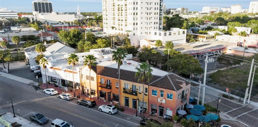 Commercial property in Sarasota, Florida 10 bedrooms, 1278.52 sq.m. № 2099059