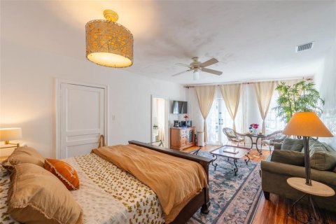 Commercial property in Sarasota, Florida 10 bedrooms, 1278.52 sq.m. № 2099059 - photo 18