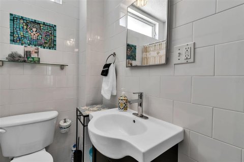 Commercial property in Sarasota, Florida 10 bedrooms, 1278.52 sq.m. № 2099059 - photo 29