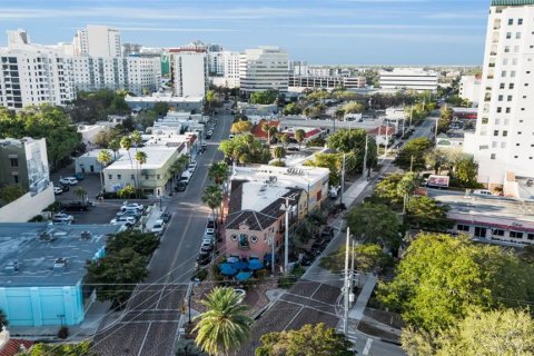 Commercial property in Sarasota, Florida 10 bedrooms, 1278.52 sq.m. № 2099059 - photo 9