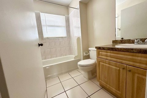 Immobilier commercial à louer à Wellington, Floride: 4 chambres, 147.06 m2 № 1057966 - photo 1