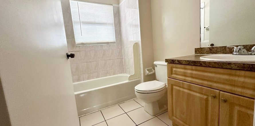 Immobilier commercial à Wellington, Floride 4 chambres, 147.06 m2 № 1057966