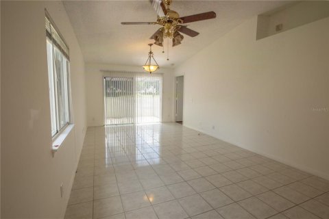 House in Miramar, Florida 3 bedrooms, 108.7 sq.m. № 1831594 - photo 3