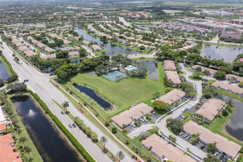 House in Miramar, Florida 3 bedrooms, 108.7 sq.m. № 1831594 - photo 29