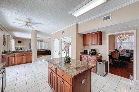 House in Riverview, Florida 5 bedrooms, 298.59 sq.m. № 1835067 - photo 16