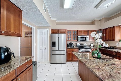 House in Riverview, Florida 5 bedrooms, 298.59 sq.m. № 1835067 - photo 17