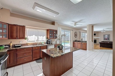 House in Riverview, Florida 5 bedrooms, 298.59 sq.m. № 1835067 - photo 15