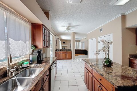 House in Riverview, Florida 5 bedrooms, 298.59 sq.m. № 1835067 - photo 22