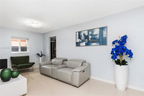 Villa ou maison à vendre à Miami, Floride: 3 chambres, 126.72 m2 № 1956037 - photo 5