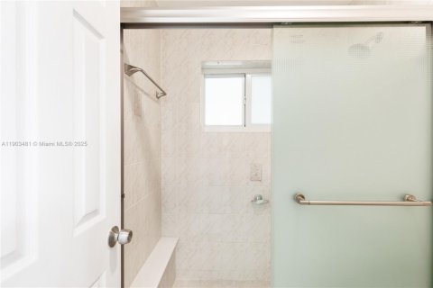 Villa ou maison à vendre à Miami, Floride: 3 chambres, 126.72 m2 № 1956037 - photo 20