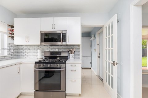 Villa ou maison à vendre à Miami, Floride: 3 chambres, 126.72 m2 № 1956037 - photo 16
